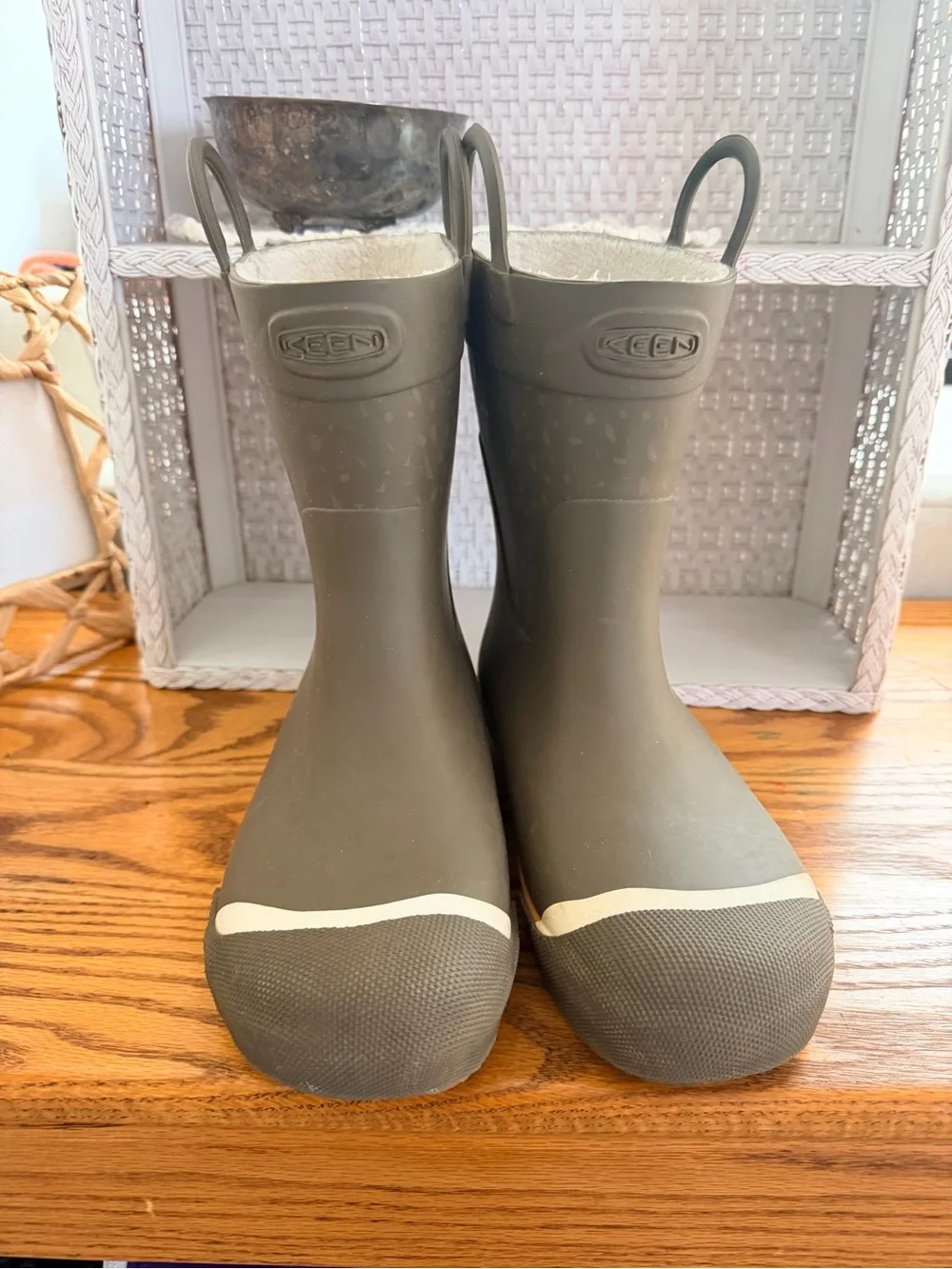 Kids Gray Rain Boots with Yellow Cat Accent